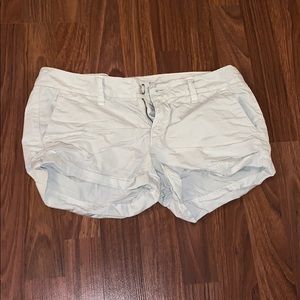 American eagle cream shorts